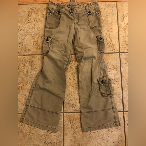 Abercrombie & Fitch Khaki Cargo Pants - Picture 2 of 4